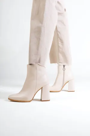 CHARLOTTE LATTE