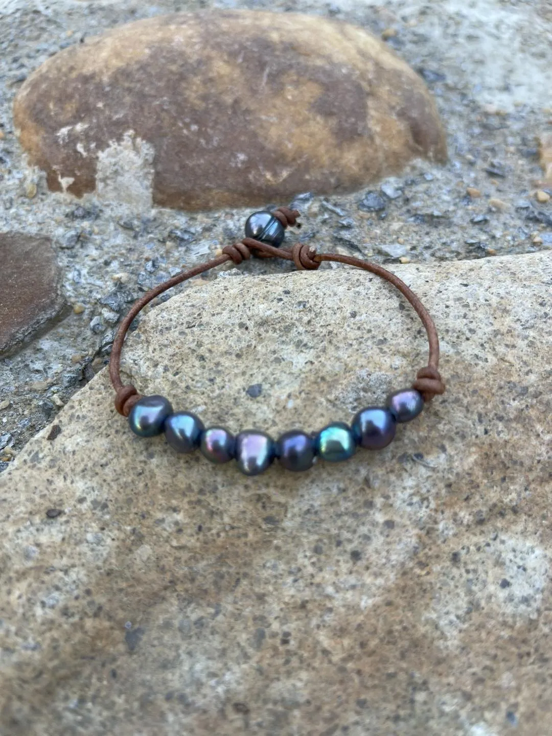Eight Angel Black Pearl Bracelet