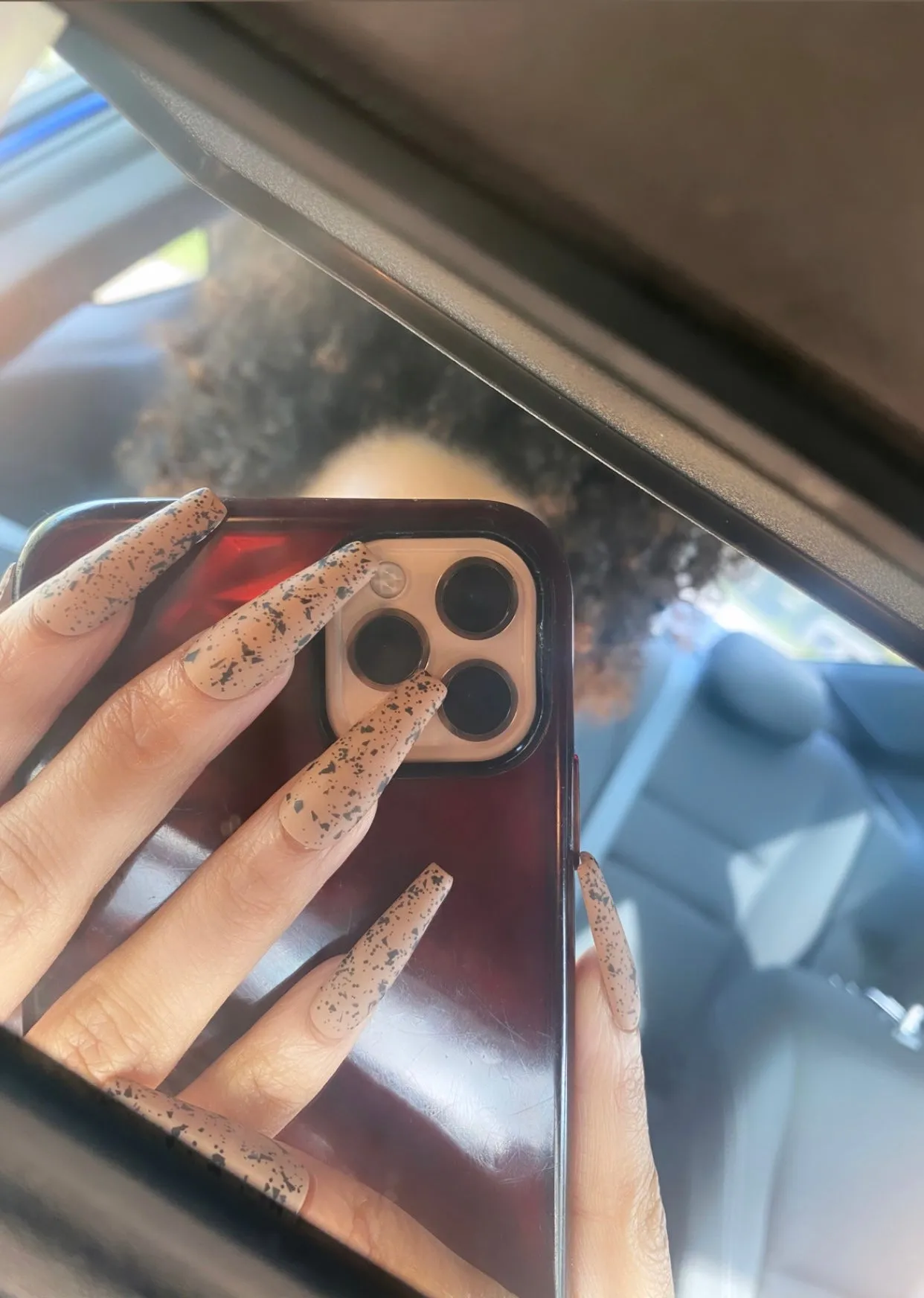 Fall for the Shade: She's a Real One | Nude & Black Speckles | Matte | 20 NAILS PRESS-ON SET