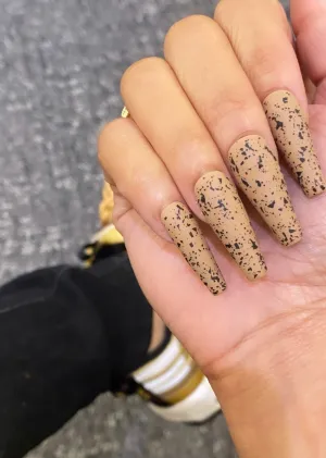 Fall for the Shade: She's a Real One | Nude & Black Speckles | Matte | 20 NAILS PRESS-ON SET