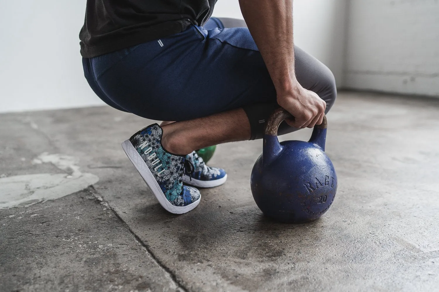 MIDNIGHT FLORAL TRAINER (MEN'S)