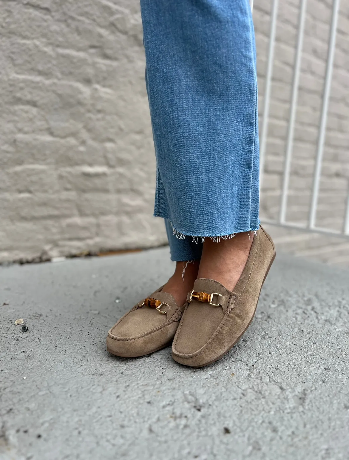 The Moccasin with Bamboo Bit in Sabbia